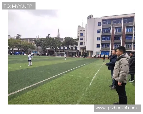初中女子足球队：青春拼搏的绿茵场上绽放梦想与团结的力量